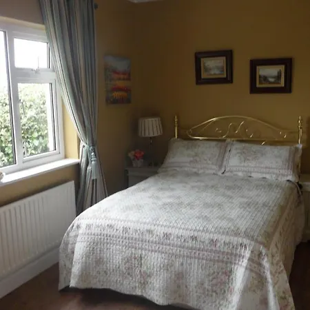 Rockmount House فندق مبيت وإفطار كليفدين