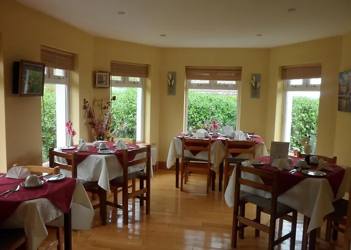 לינה וארוחת בוקר Rockmount House 3*